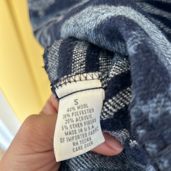 90s vest! - Picture 5 of 7